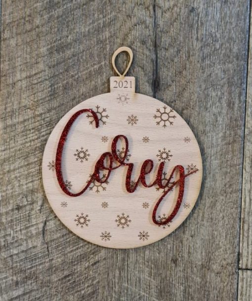Timber snowflake bauble with coloured acrylic name - Image 3