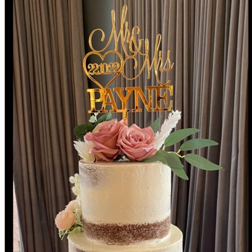 Wedding cake topper with date