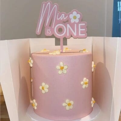 Daisy cake topper